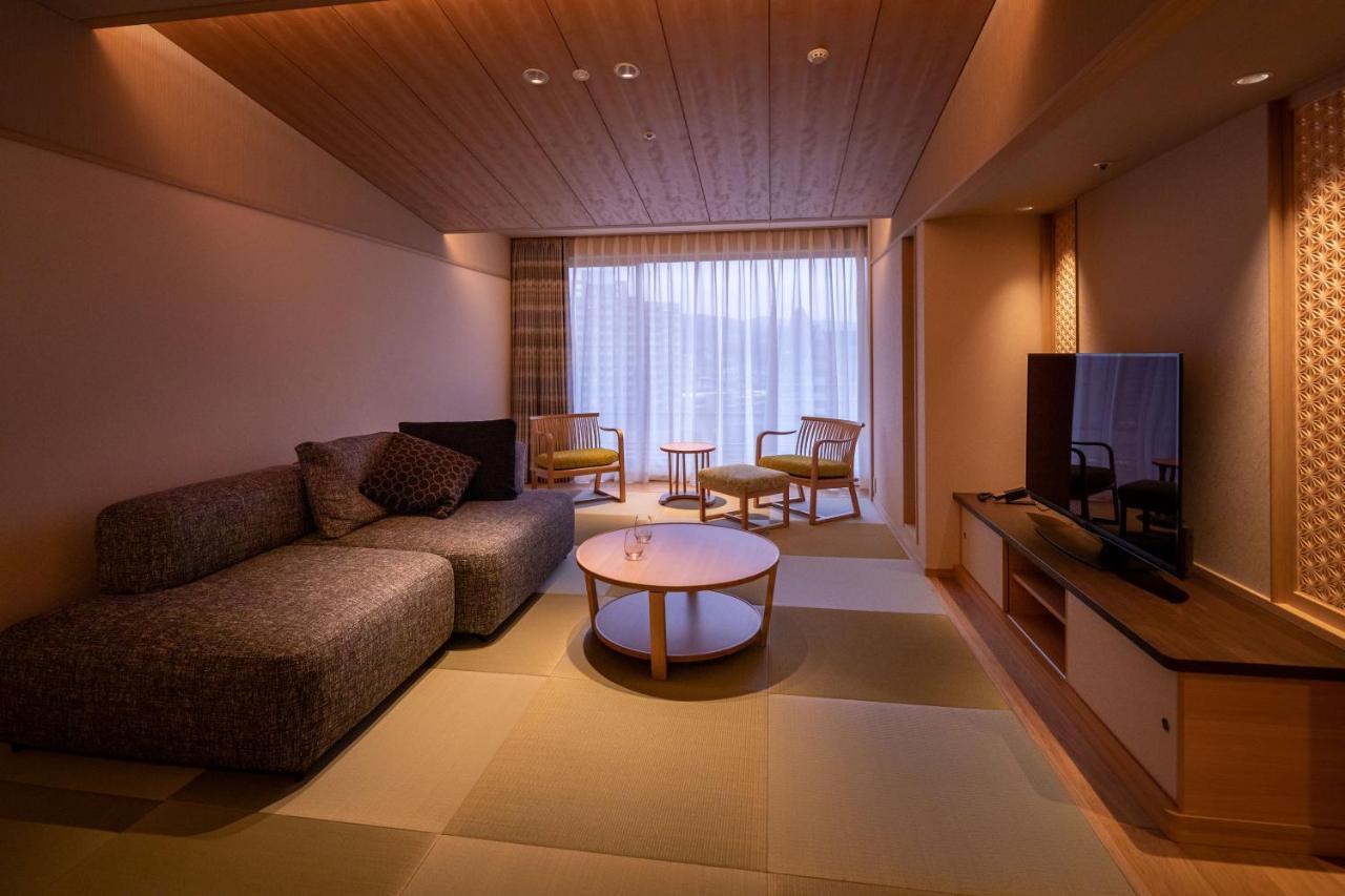 Hotel Wakamizu Takarazuka Exteriör bild