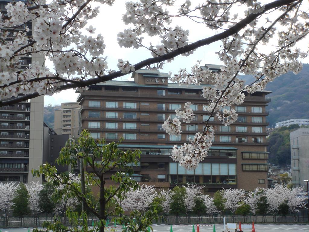 Hotel Wakamizu Takarazuka Exteriör bild
