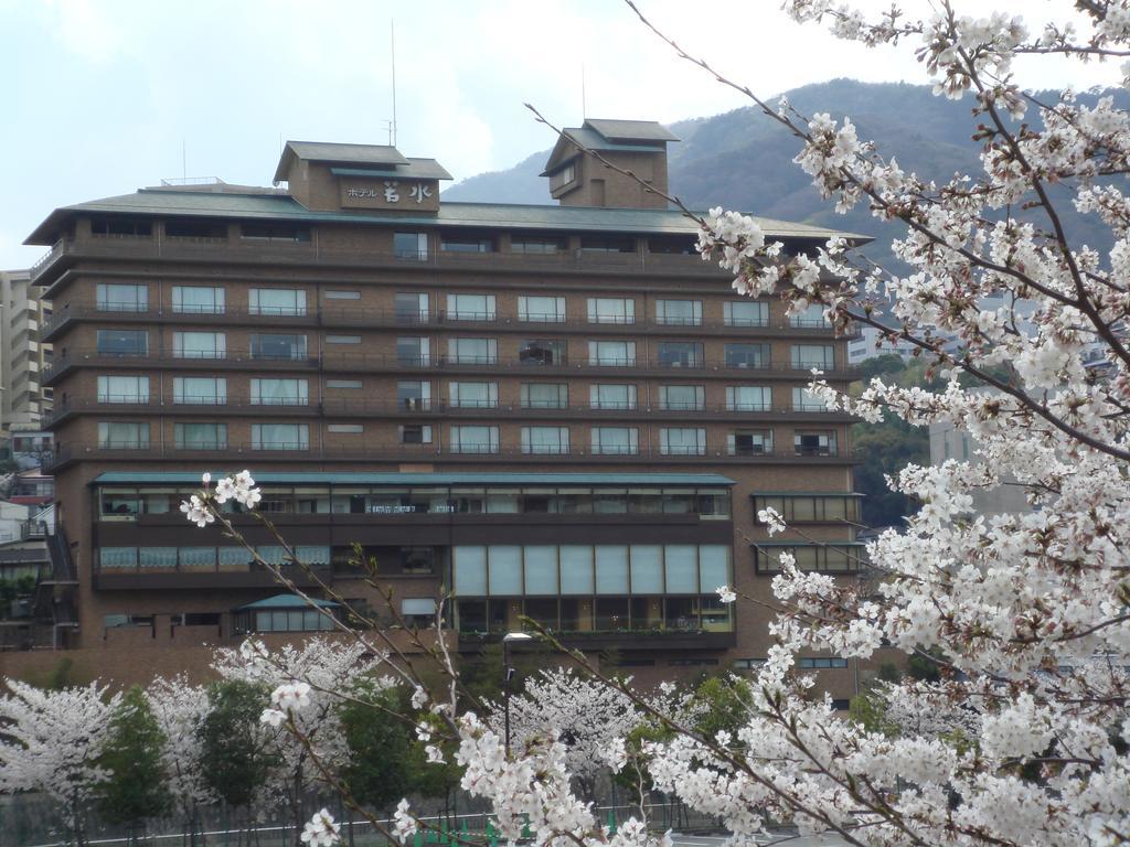 Hotel Wakamizu Takarazuka Exteriör bild