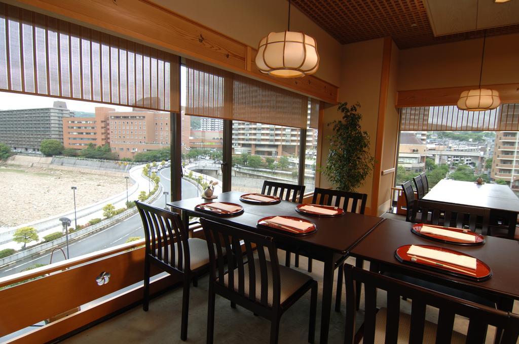 Hotel Wakamizu Takarazuka Exteriör bild