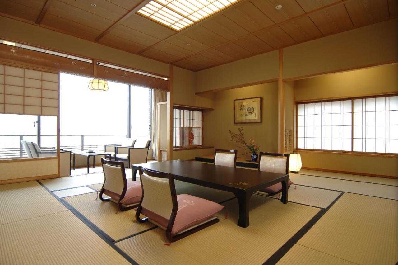 Hotel Wakamizu Takarazuka Rum bild