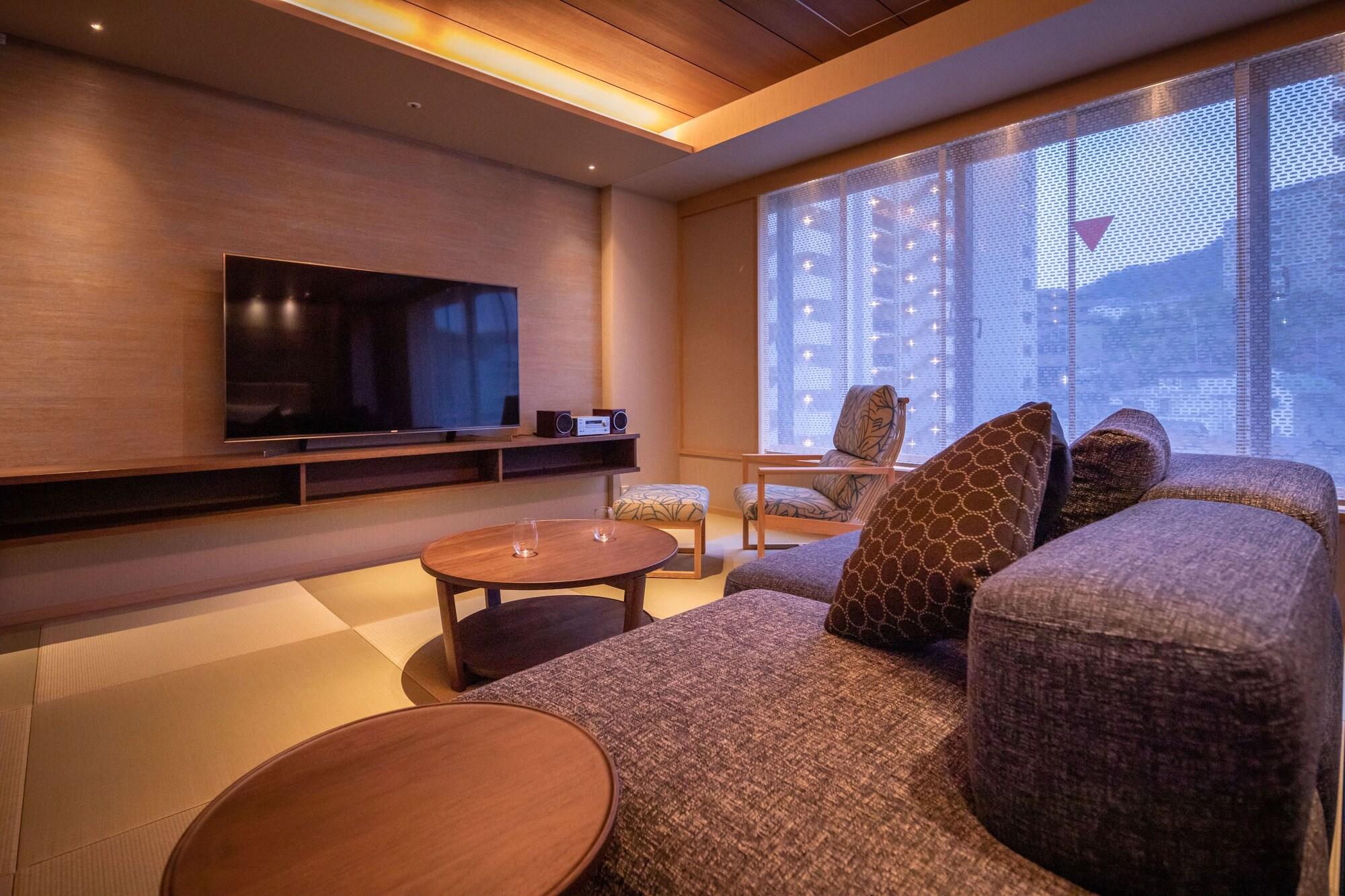 Hotel Wakamizu Takarazuka Exteriör bild