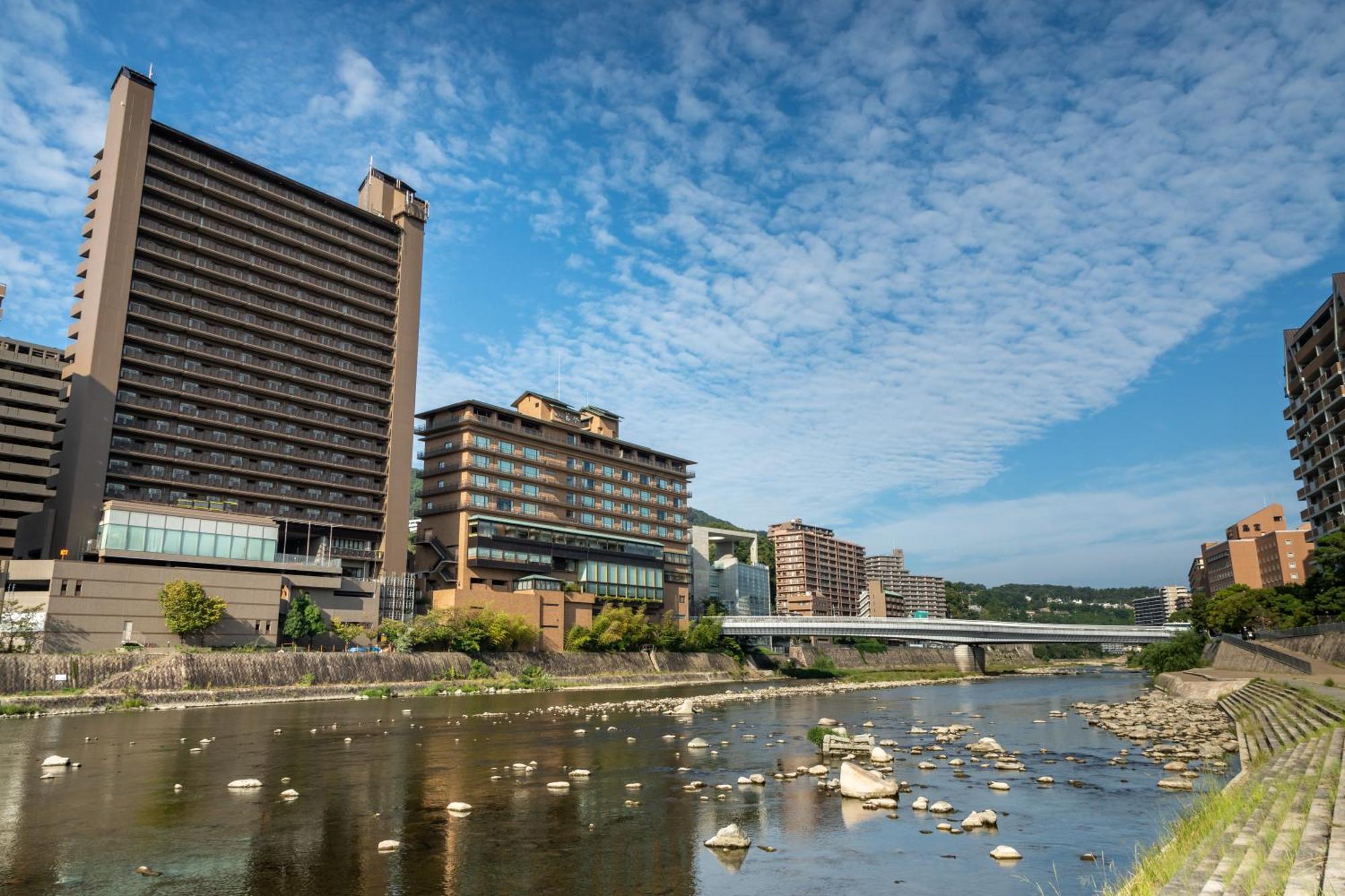 Hotel Wakamizu Takarazuka Exteriör bild