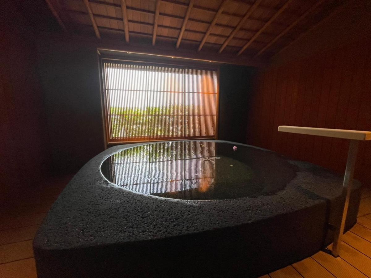 Hotel Wakamizu Takarazuka Exteriör bild
