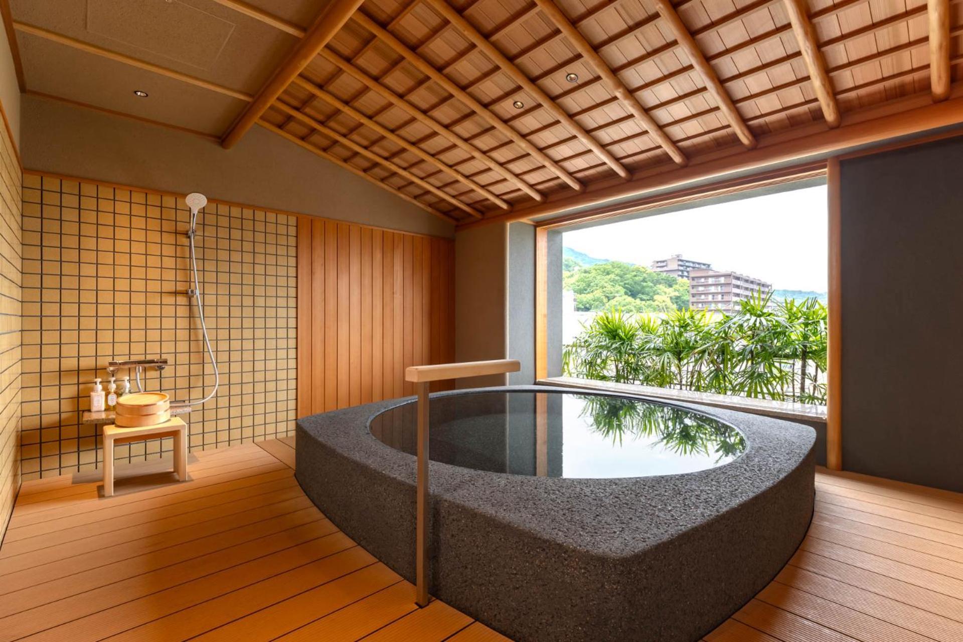 Hotel Wakamizu Takarazuka Exteriör bild