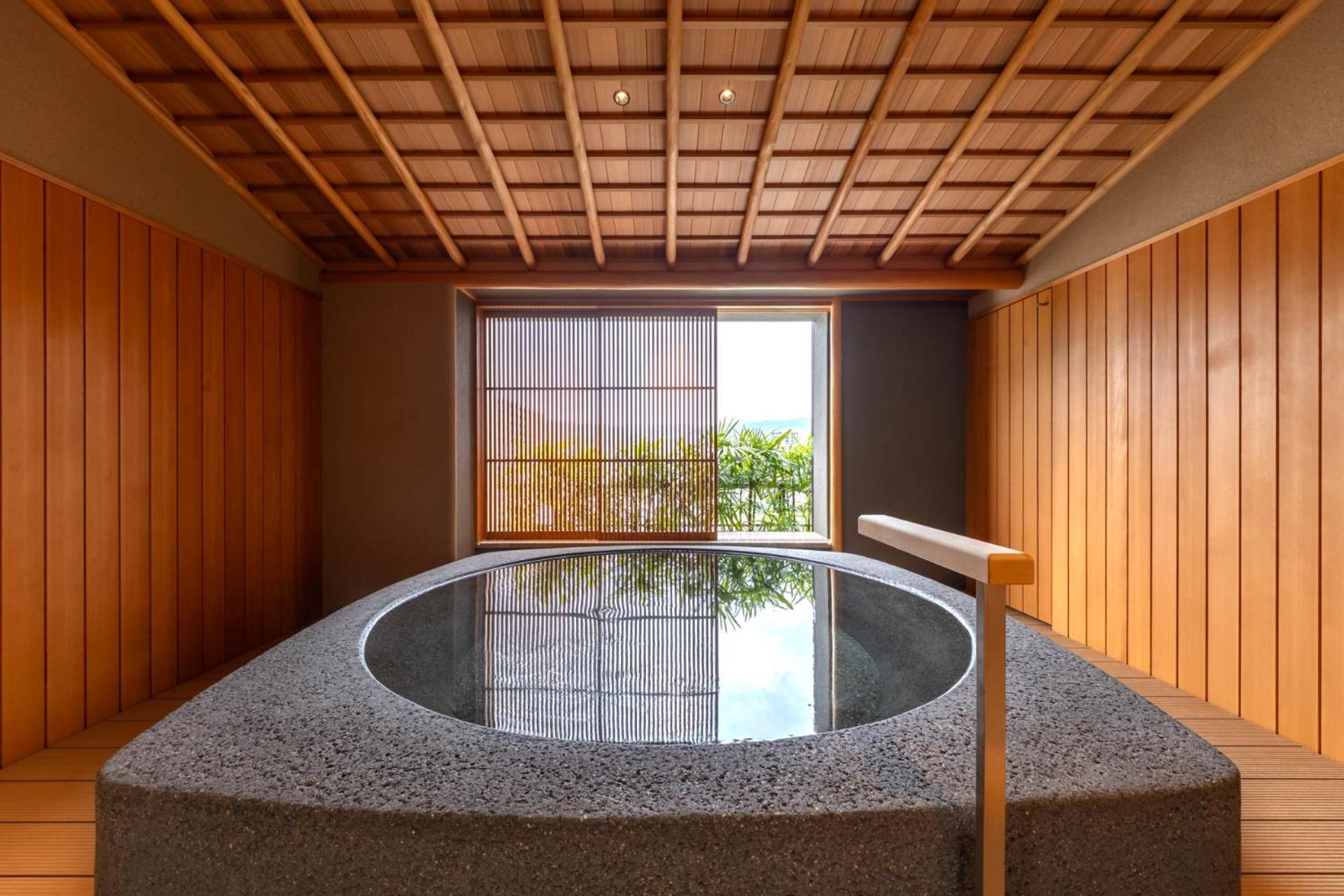 Hotel Wakamizu Takarazuka Exteriör bild